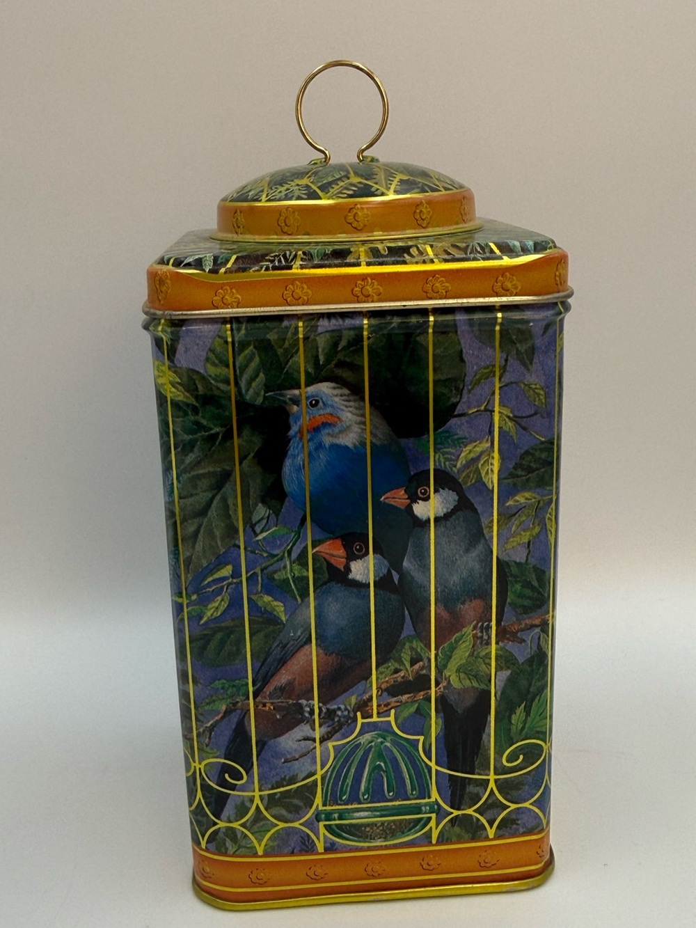 Beautiful Vintage Birdcage Tin With A Hoop Finial On The Lid variety of 7 Birds